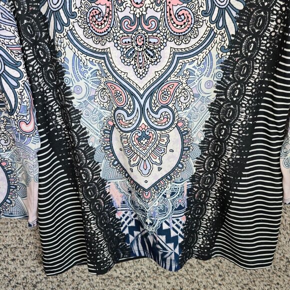 Chicos Zenergy Top Womens 1 US Medium Paisley Print Scoop Neck Tee Casual Ladies - Picture 5 of 7